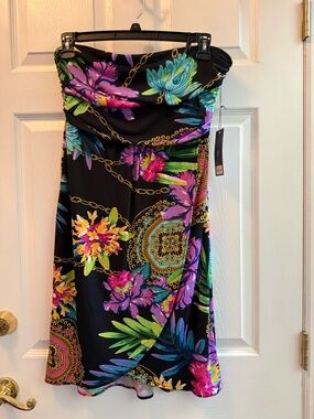 Jennifer Lopez Black Strapless Floral Print Dress with Gold Chain Motif